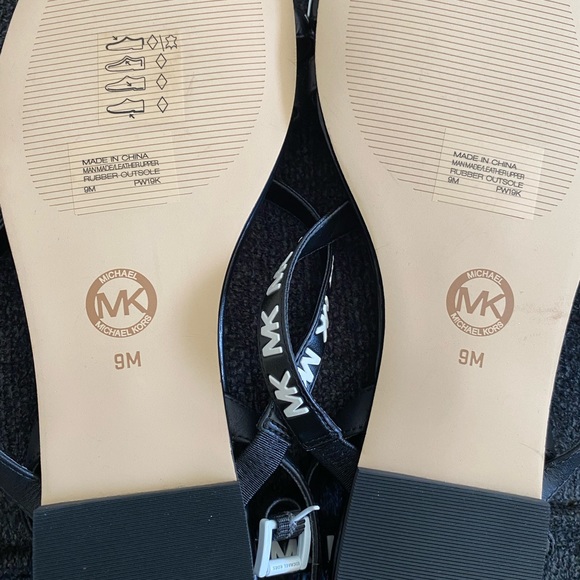 Black Michael Kors dress sandal - Picture 3 of 3